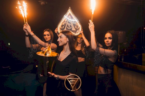 BEST PEOPLE & ATMOSPHERE 